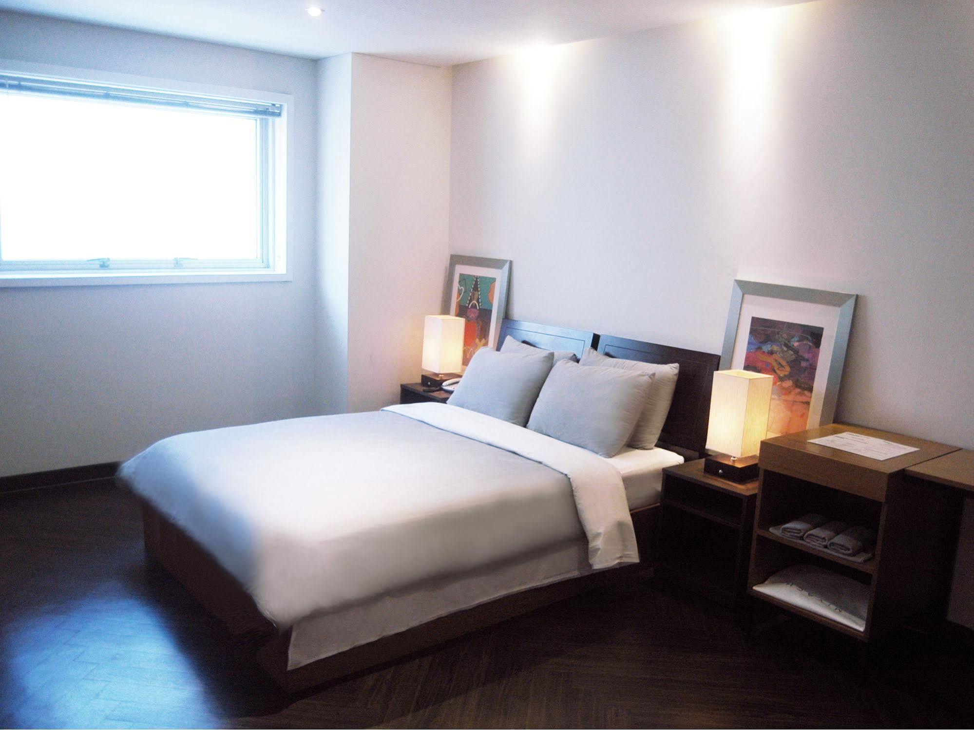 The Hotel Bon Сувон Екстериор снимка
